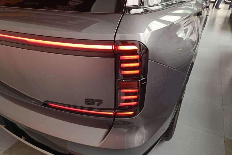 Used GAC Trumpchi Xiangwang S7 2025 180km Ultra All-Wheel Drive LiDAR Edition Right Rear Taillight