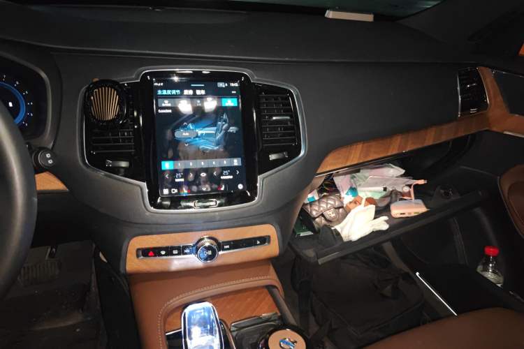 Used Volvo XC90 2024 B6 Zhiyi Luxury 7-Seater