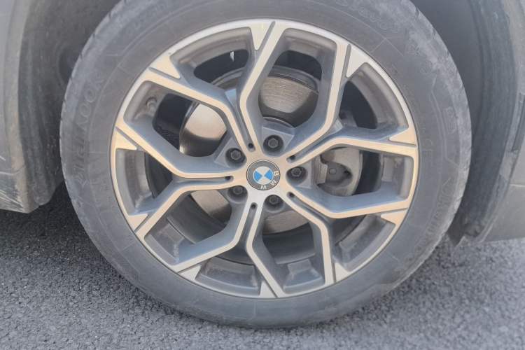 Used BMW X1 2022 sDrive20Li Fashion Model Right Front Wheel Hub