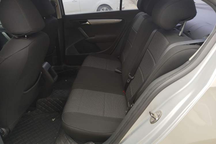 Used Volkswagen Lavida 2013 Revised Classic 1.6L Automatic Fashion Edition