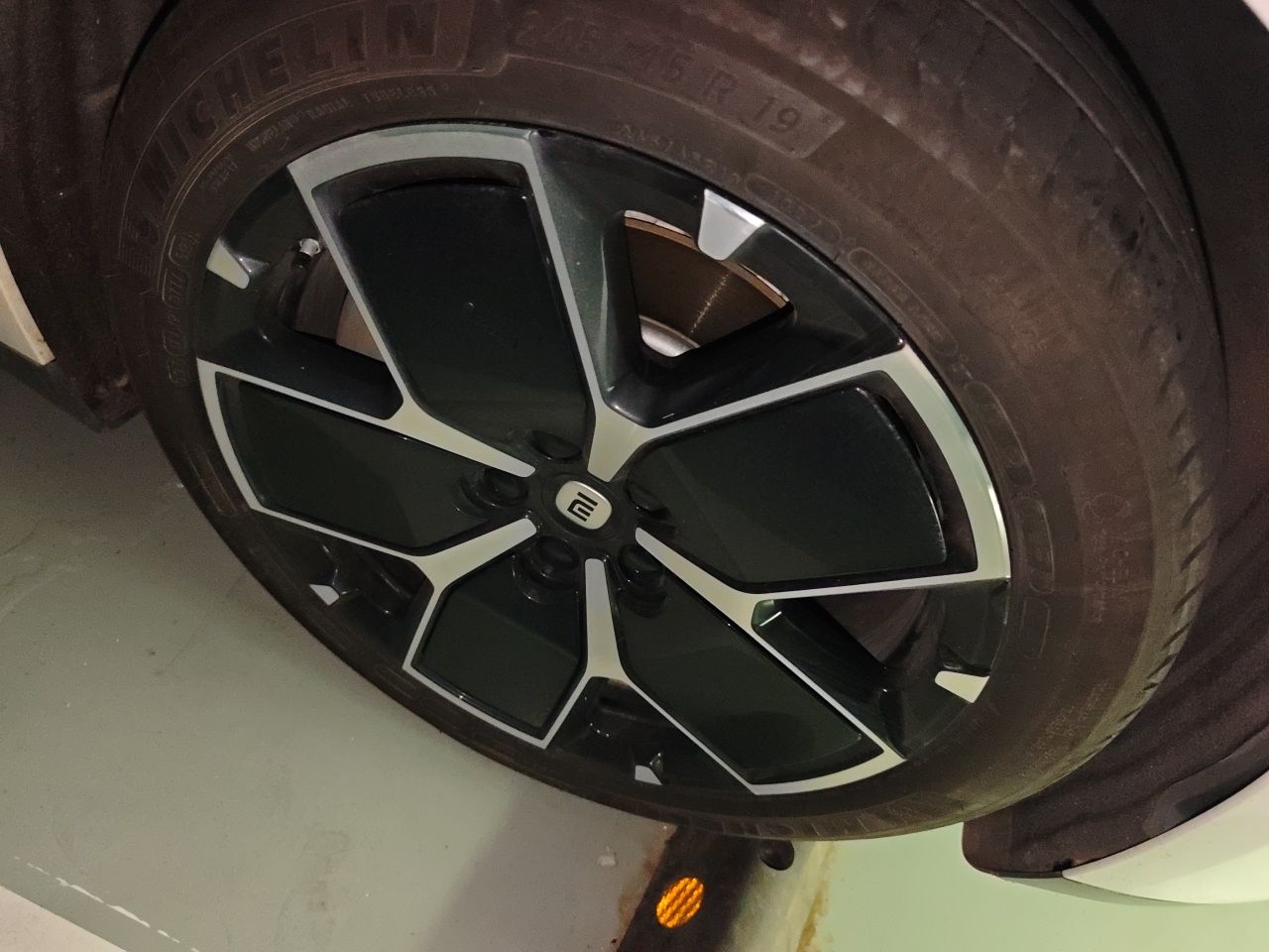 Xiaomi Auto SU7 2024 Rear-Drive Ultra-Long Range Advanced Pro-Level Intelligent Driving Version — снимка 8