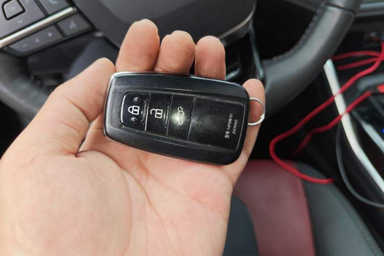 Used Toyota Crown Kluger 2021 2.5L HEV Four-Wheel Drive Flagship Edition Vehicle Key