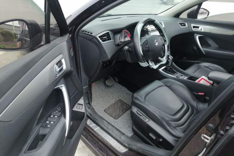 Used DS 5LS 2014 1.6T Luxury Edition THP160
