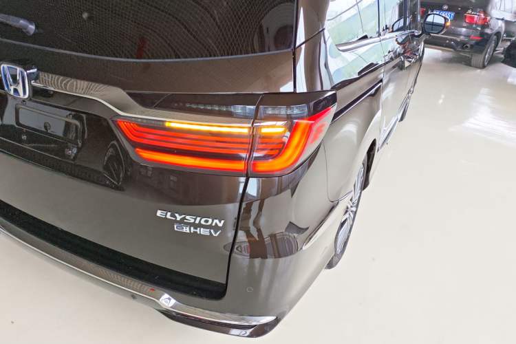 Used Honda Elysion 2022 2.0L eHEV Luxury First Edition

