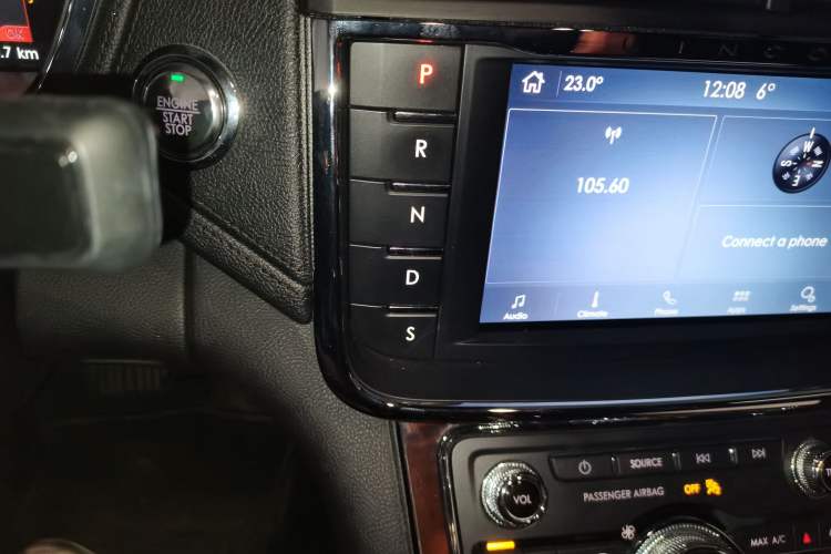 Used Lincoln Continental 2019 2.0T Two-Wheel Drive Luxury Edition China VI Standard
