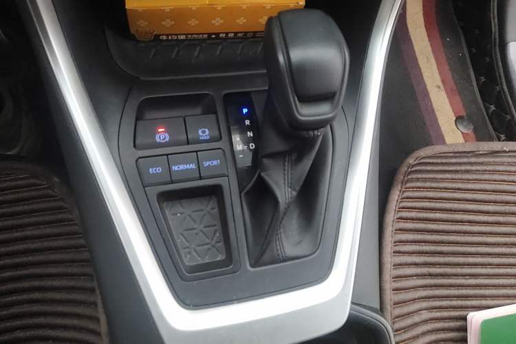 Used Toyota RAV4 2022 2.0L CVT Two-Wheel Drive Urban Edition Gear Lever