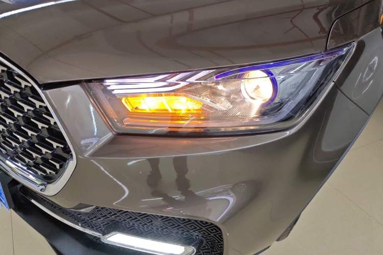 Used TRAUM S70 2018 1.5T Automatic Comfort Model 7 Seats Left Front Headlight