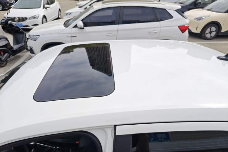 Used Volkswagen Lavida 2015 1.6L Automatic Comfort Edition
