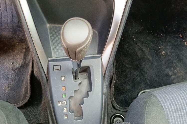 Used Toyota YARiS L Zhi Xuan 2015 1.5E Automatic Charm Edition