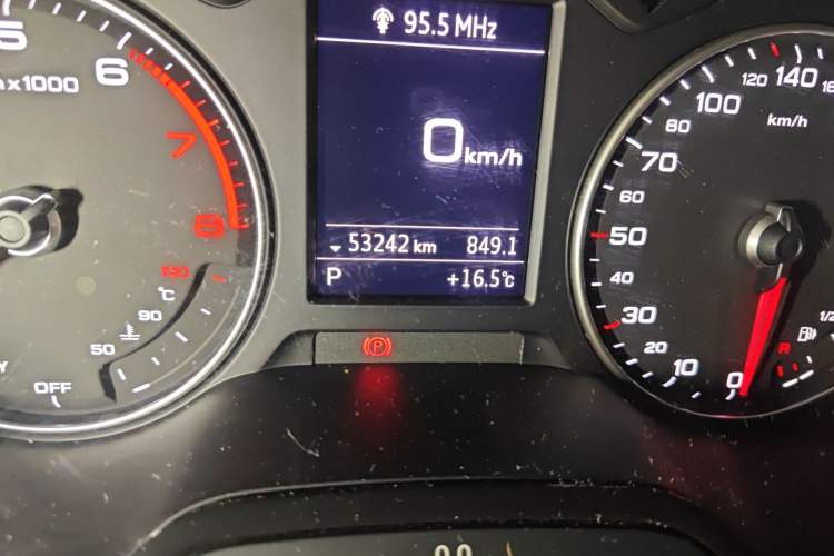 Used Audi A3 2020 Limousine 35 TFSI Ambition China VI Odometer Close Up