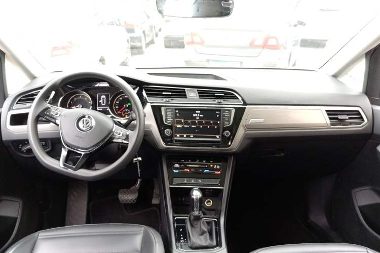 Used Volkswagen Touran 2021 Touran L 280TSI DSG Comfort Edition 7 Seats
