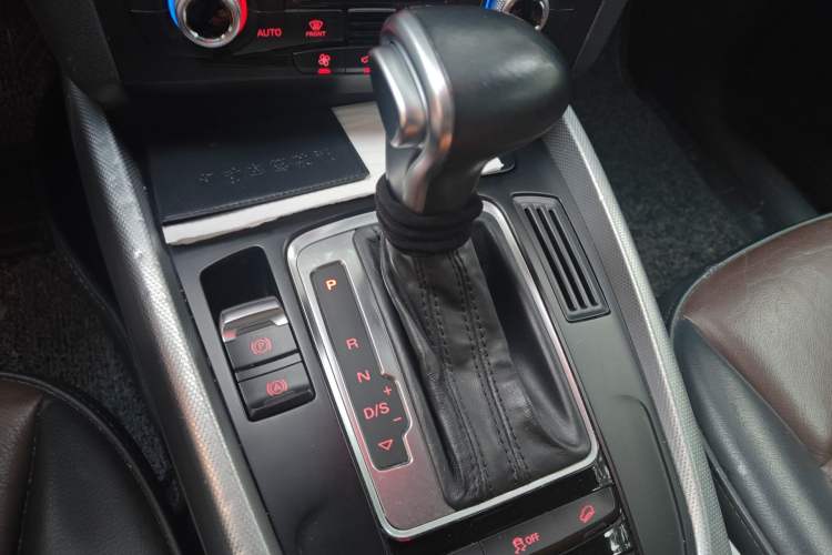 Used Audi Q5 2016 40 TFSI Technology Edition Gear Lever