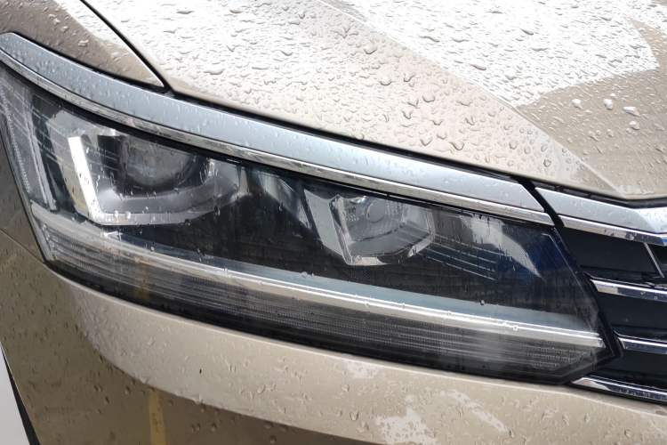 Used Volkswagen Passat 2017 330TSI DSG Luxury Edition Right Front Headlight