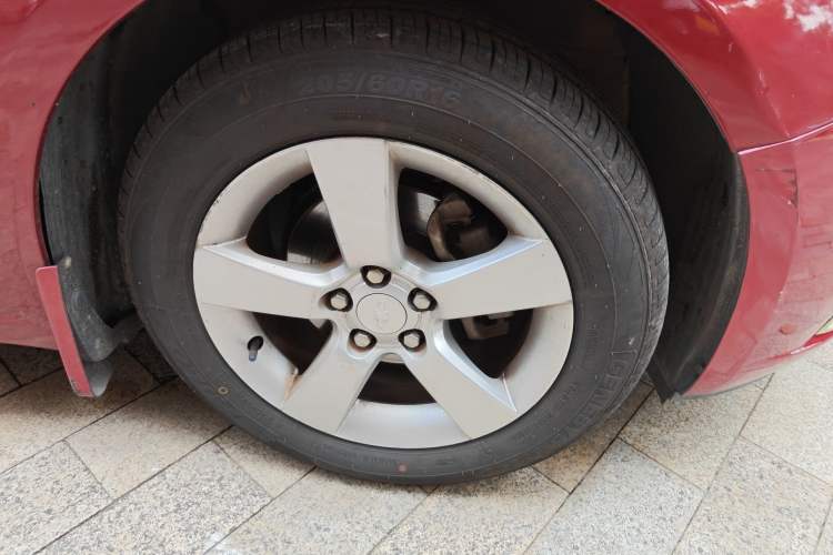 Used Chevrolet Cruze 2013 1.6L SE WTCC Edition MT Right Front Wheel Hub