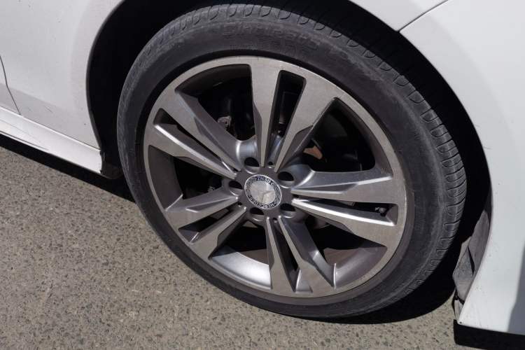 Used Mercedes-Benz E-Class 2015 Facelift E 200 L Sport Edition