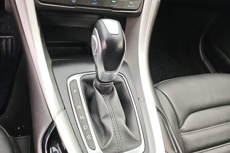 Used Ford Mondeo 2013 1.5L GTDi180 Fashion Edition Gear Lever