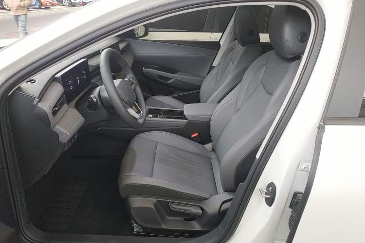 Used Volkswagen Lavida 2026 Pro 1.5L Starry Six Million Edition Left Front Seat