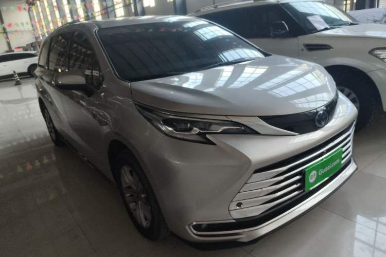 Used Toyota SIENNA 2021 2.5L Hybrid Platinum Edition
