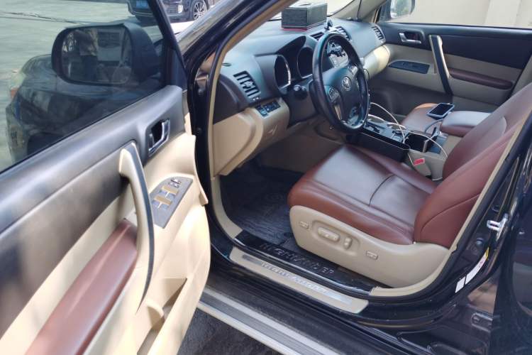 Used Toyota Highlander 2009 2.7L Two-Wheel Drive 7-Seater Luxury Edition