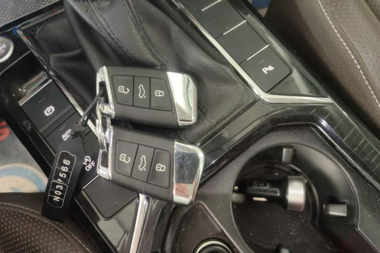 Used Volkswagen Passat 2020 330TSI Luxury Edition China VI Interior 1