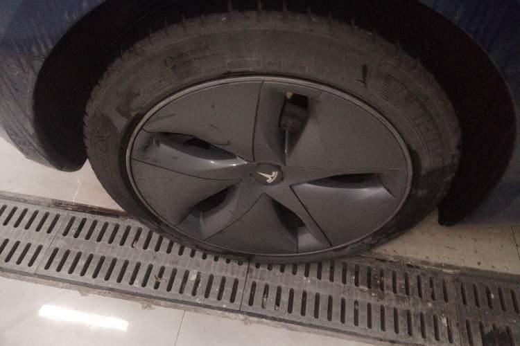 Used Tesla Model 3 2020 Standard Range Rear-Wheel Drive Upgraded Version Right Rear Wheel Hub