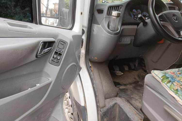 Used Foton Toano 2017 2.8T Facelifted E Van Long Wheelbase 4J28TC3