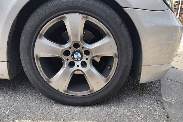 Used BMW 5 Series 2010 523Li Leading Model
