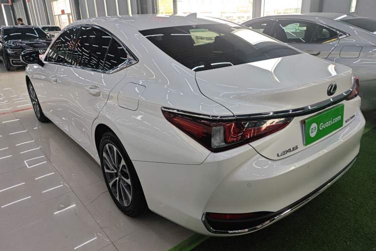 Used Lexus ES 2021 200 Excellence Edition
