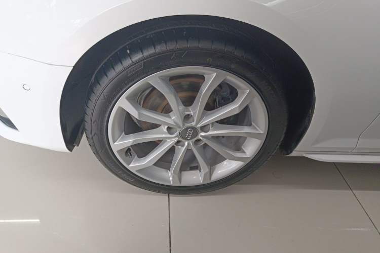 Used Audi A4L 2019 40 TFSI Fashion Version China V