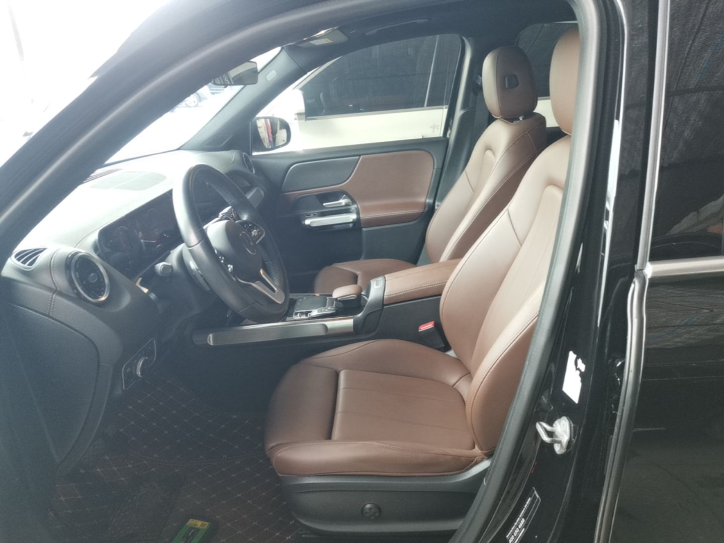 Vordere Reihe im Auto