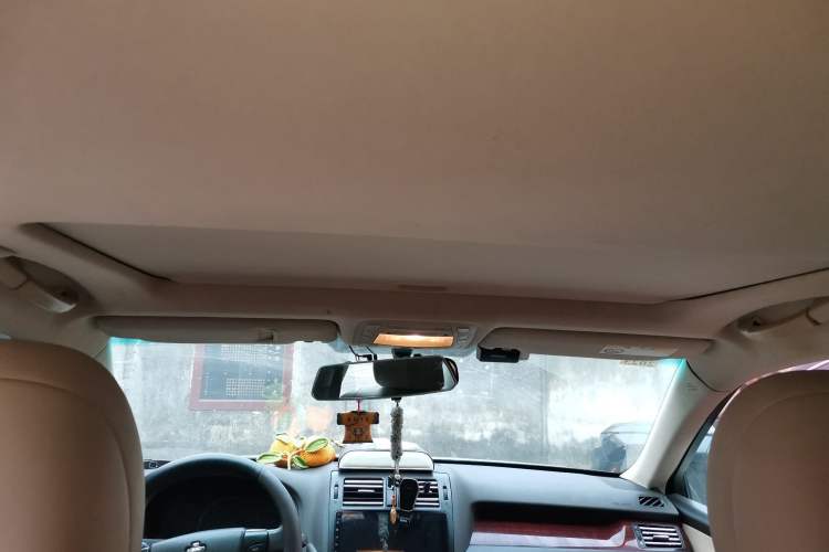 Used Toyota Crown 2011 2.5L Royal Special Edition with Leather and Sunroof