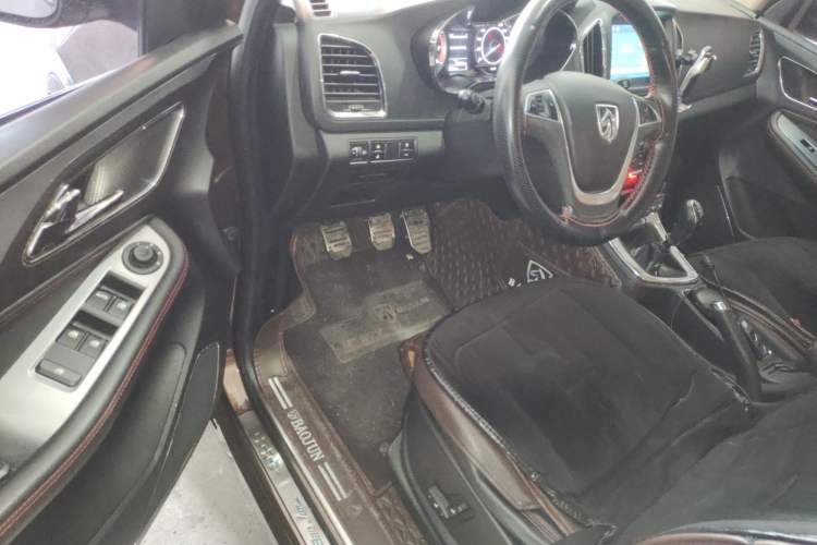Used Baojun 560 2016 1.5T Manual Luxury Model
