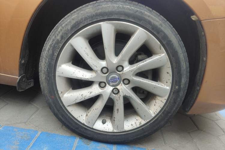 Used Volvo S60 2014 S60L 2.0T Zhiyuan Edition
