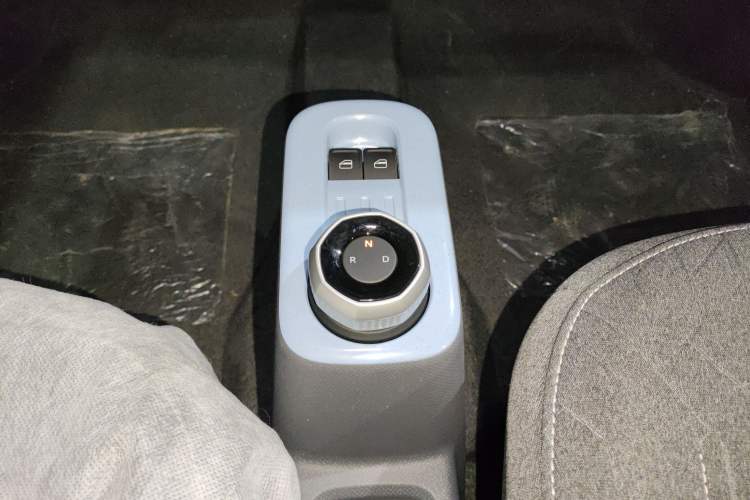 Used Geely Galaxy Panda 2024 Panda Mini 200km Endurance Bear
