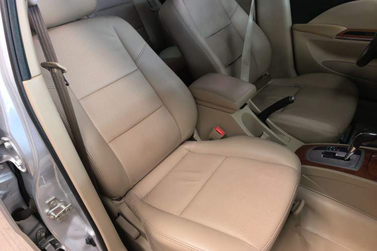 Used Buick Excelle 2013 1.5L Automatic Luxury Model Right Front Seat