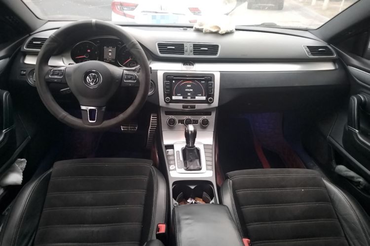 Used Volkswagen FAW-Volkswagen CC 2013 1.8TSI Luxury Model Center Console