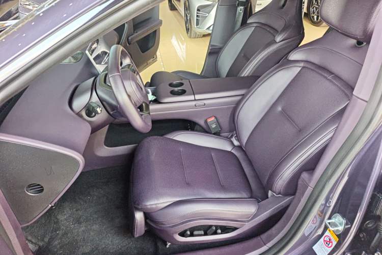 Used Avatr 06 2025 Ultra Pure Electric Edition Left Front Seat