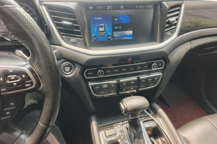 Used GAC Trumpchi GS7 2017 320T Two-Wheel-Drive Luxury Smart Connectivity Model Audio And AC Panel