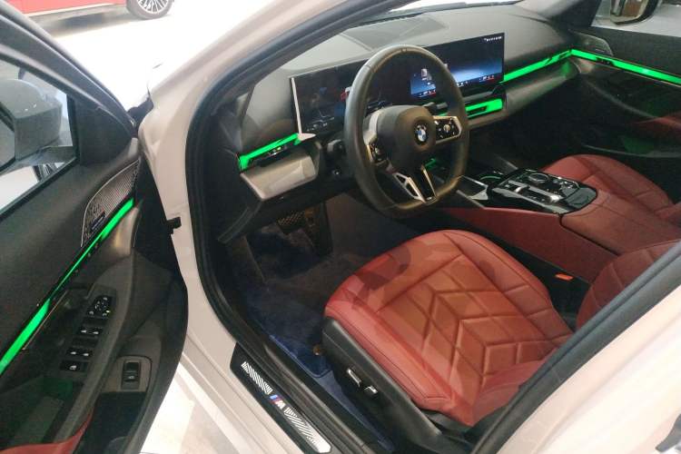 Used BMW 5 Series 2024 530Li Leading Model M Sport Package Driver Seat