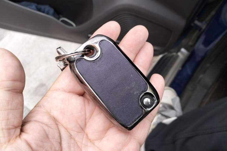 Used Roewe RX8 2018 30T Smart Connectivity All-Wheel Drive Supreme Edition Vehicle Key