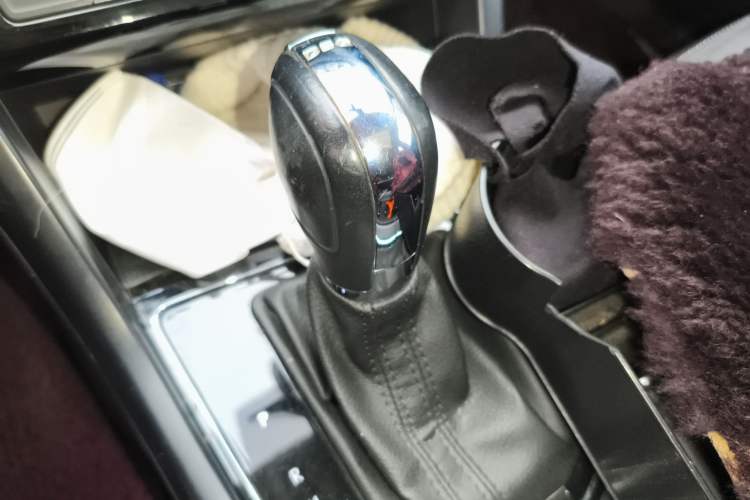 Used Volkswagen Touran 2016 Volkswagen Touran L 280TSI DSG Comfort Edition Gear Lever