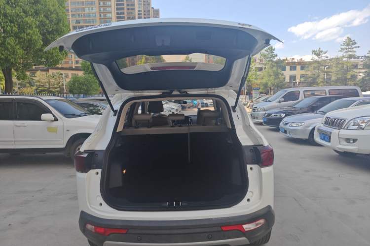 Used HYOSOW S5 2017 1.3T Manual Prestige Edition Trunk