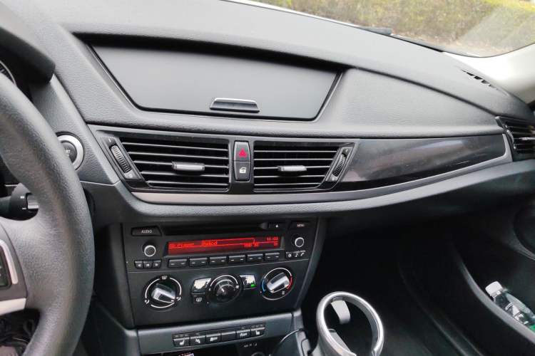 Used BMW X1 2015 sDrive18i Fashion Upgrade Edition