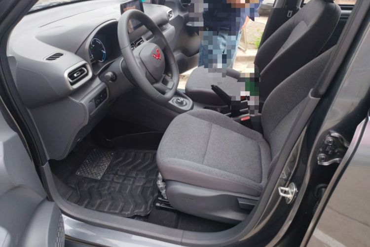 Used Wuling Hongguang New Energy 2025 Extended-Range Hybrid 50 km Standard Version Driver Seat