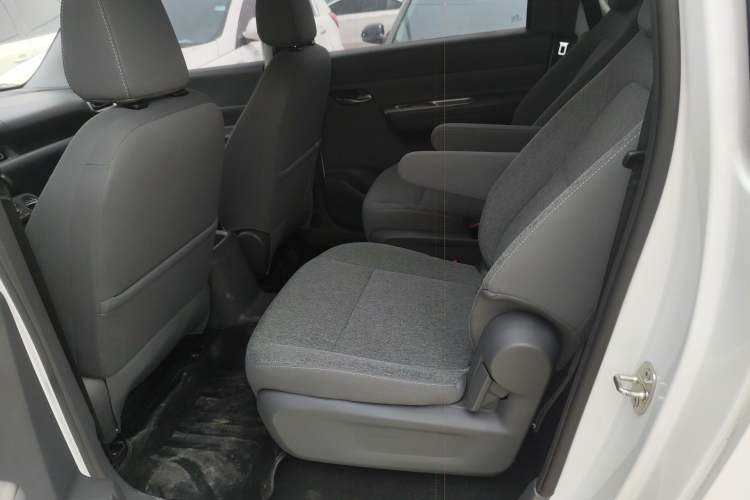 Used Wuling Hongguang New Energy 2025 Extended-Range Hybrid 50KM Comfort Version Left Rear Seat