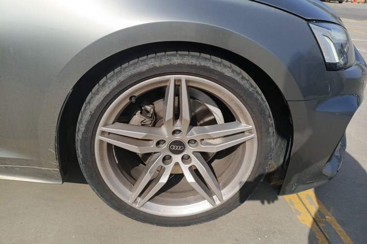 Used Audi A5 2022 Sportback 40 TFSI quattro Luxury Dynamic Model Right Front Wheel Hub