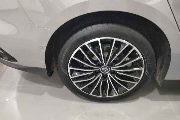 Used BYD Han 2025 DM-i Intelligent Driving Edition 125KM LiDAR Flagship Model