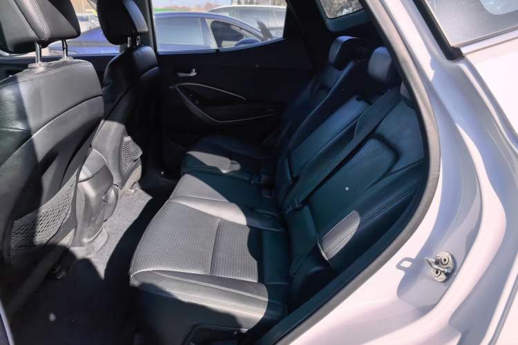 Used Hyundai Santa Fe 2013 2.0T Automatic All-Wheel Drive Prestige Version
