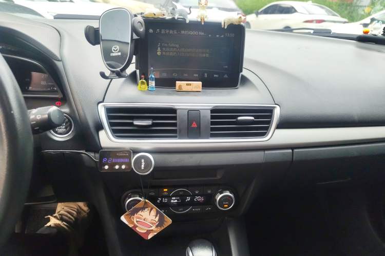 Used Mazda 3 Axela 2014 Hatchback 1.5L Automatic Luxury Model Audio And AC Panel