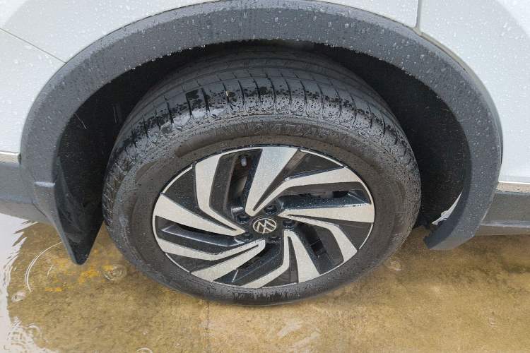 Used Volkswagen Tiguan L 2023 300TSI Automatic Two-Wheel Drive Smart Edition Right Rear Wheel Hub